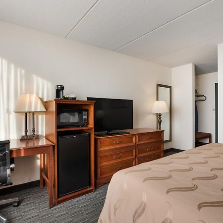 Quality Inn Джолит Номер фото